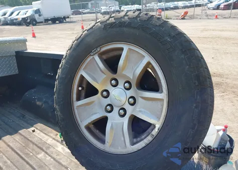 2014 Chevrolet Silverado 1500Hd z USA, uszkodzony, nr VIN 1GCRCRE81EZ260685